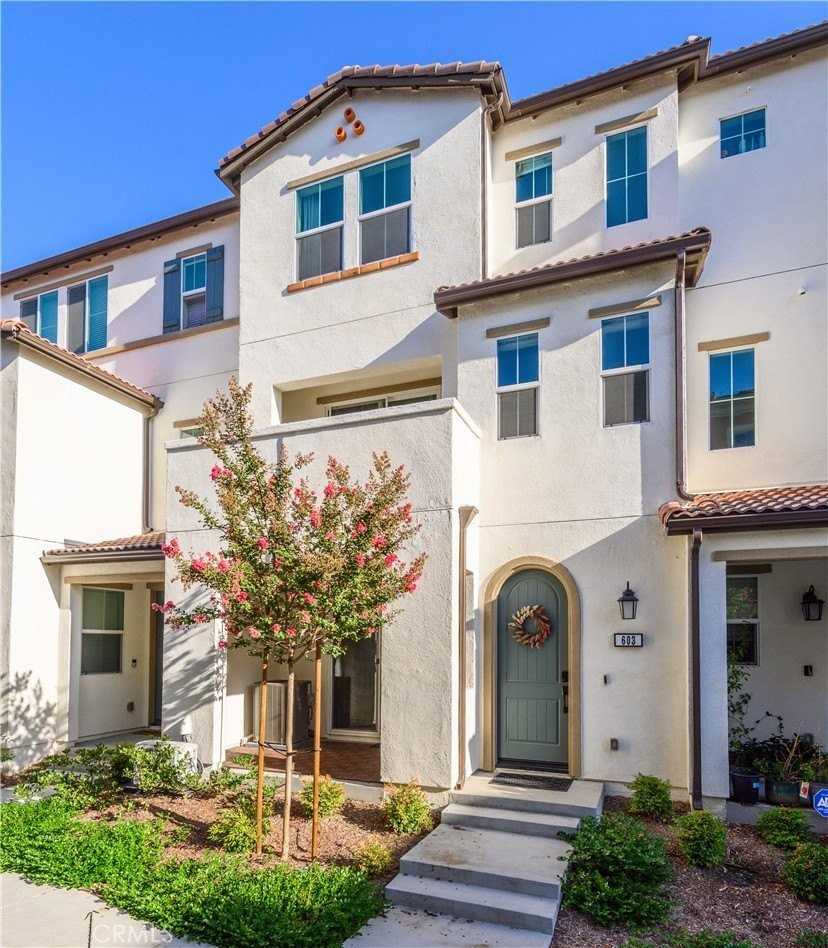 603 Shadowbrook - Photo 2 of 50