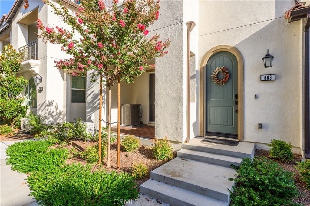 603 Shadowbrook - Photo 3 of 50