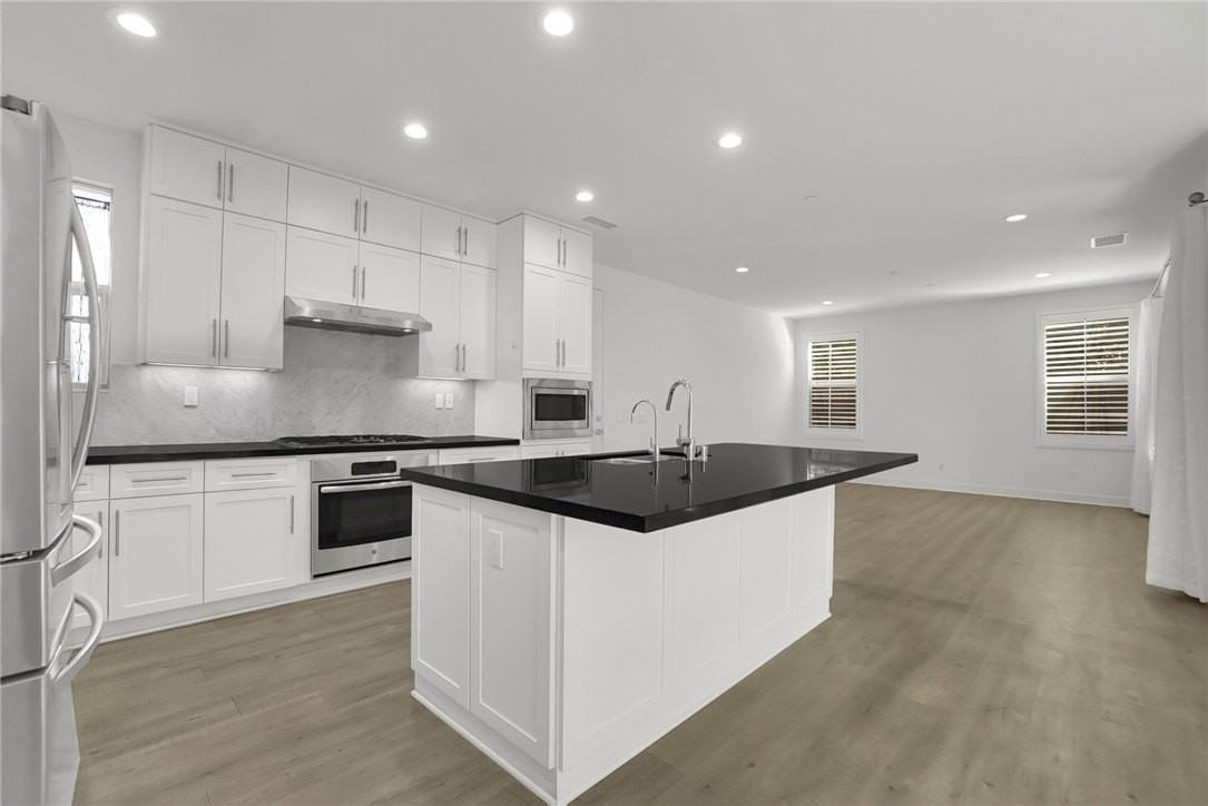 30 Lilac - Photo 3 of 9