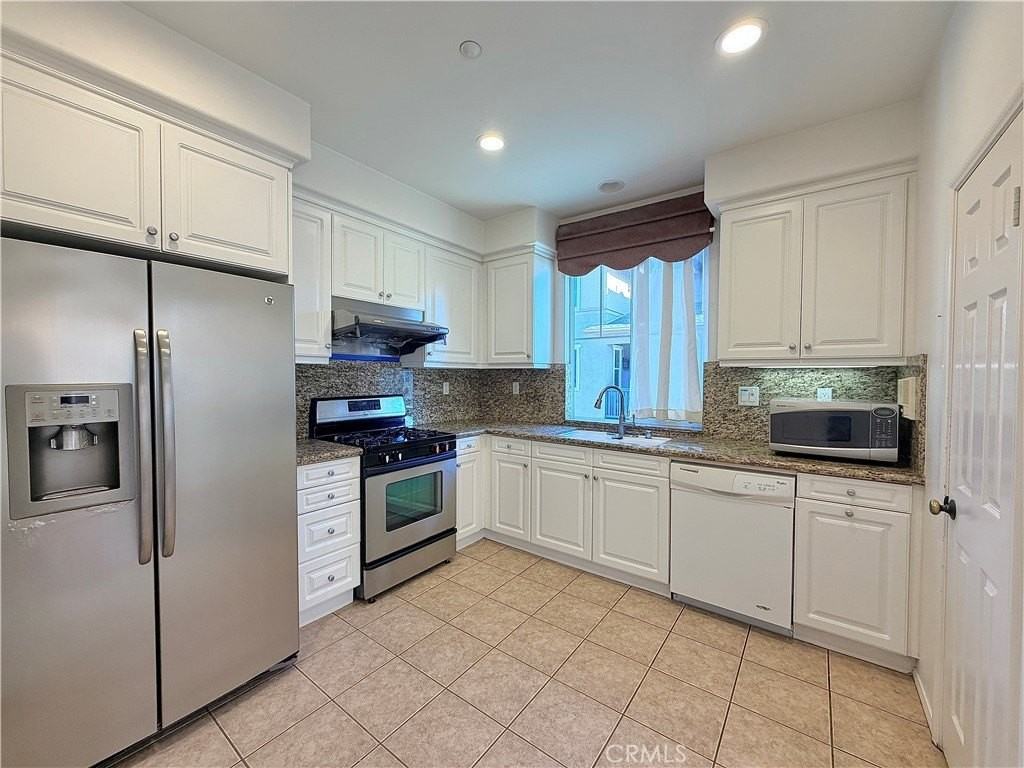 111 Liberty St - Photo 2 of 6