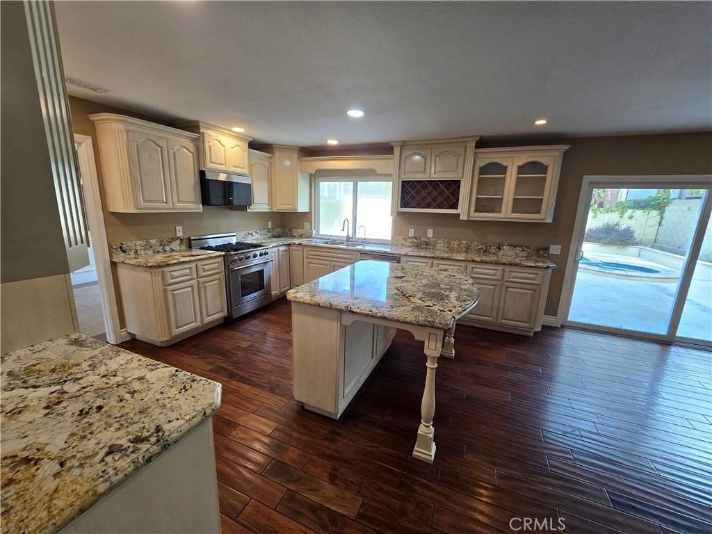 13117 Dussen Ln - Photo 7 of 30