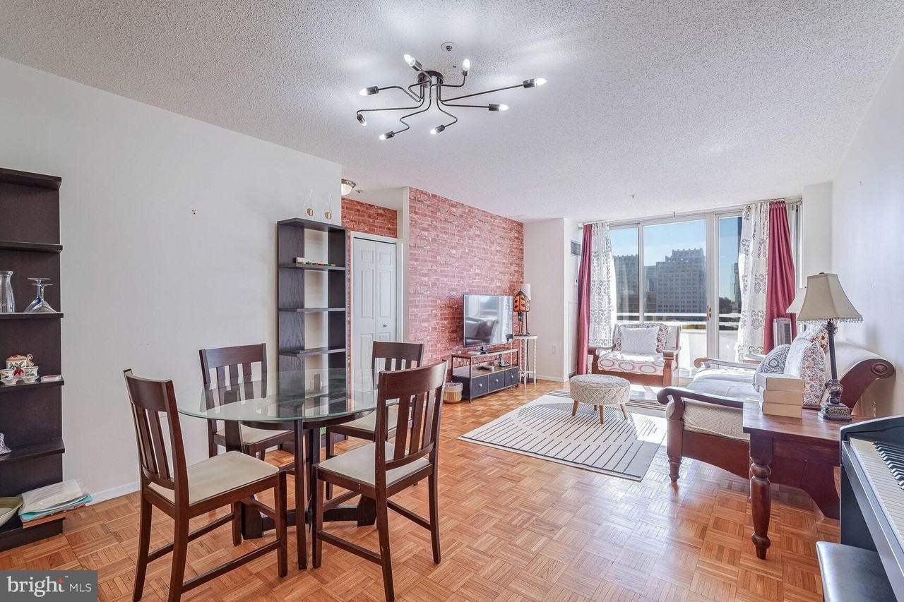 4801 Fairmont Ave Apt 904 #904 - Photo 2 of 15