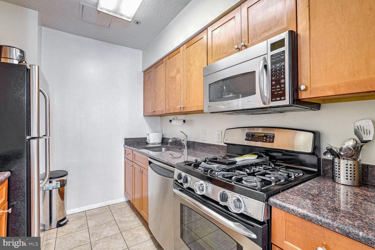 4801 Fairmont Ave Apt 904 #904 - Photo 7 of 15