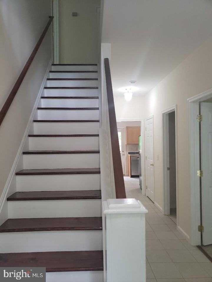 25715 Southwell Ln - Photo 5 of 11