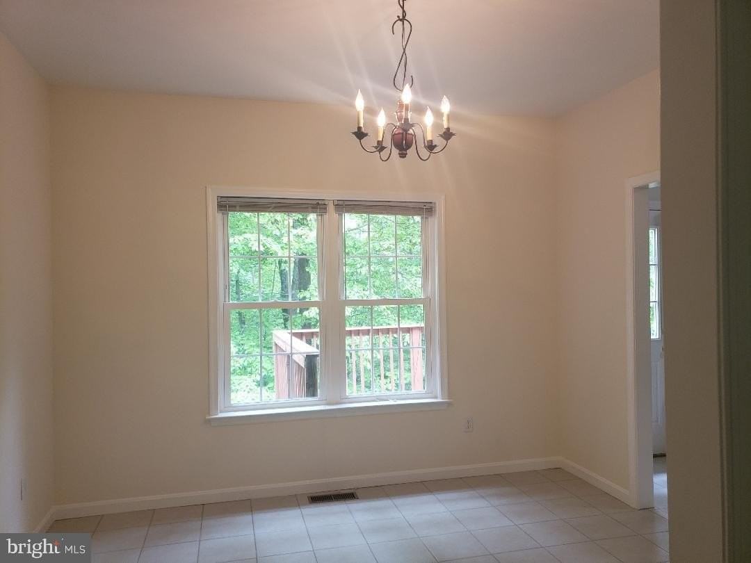 25715 Southwell Ln - Photo 7 of 11