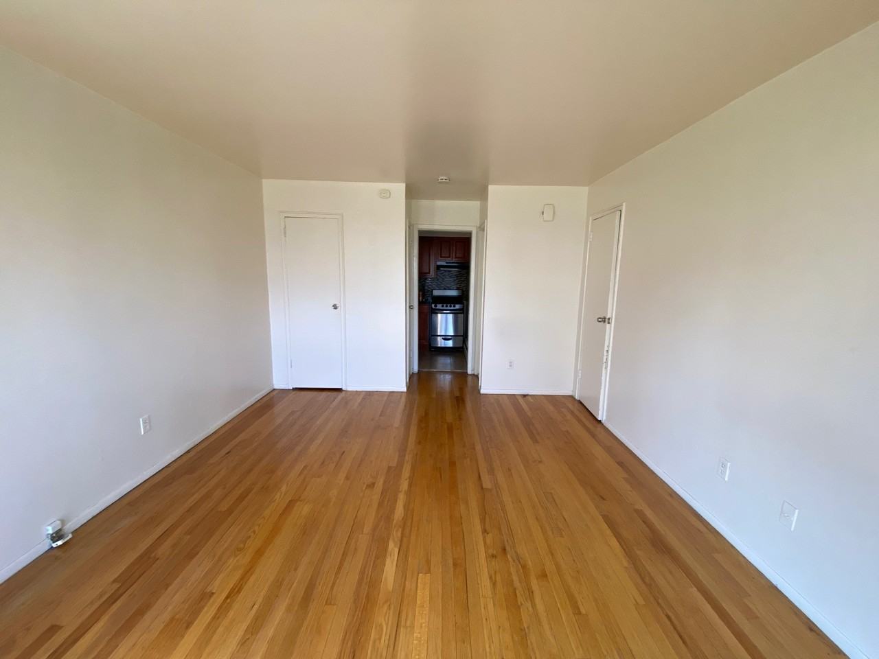 1599 Leonia - Photo 3 of 9