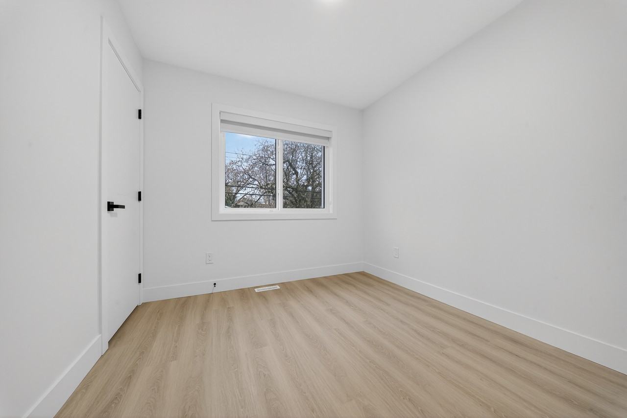 8821G 122 Ave Nw #1 - Photo 7 of 20