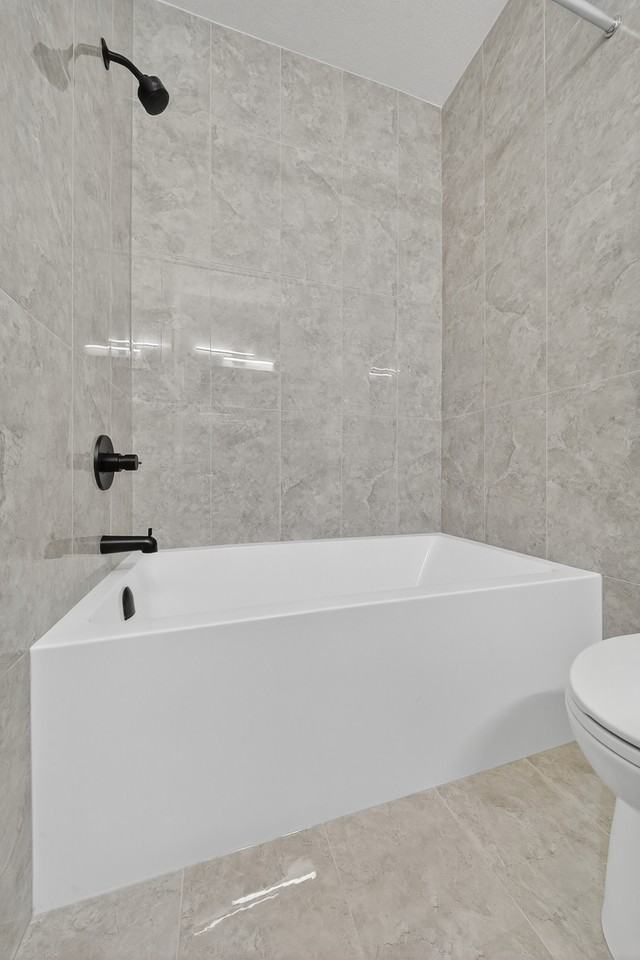 8829 122 Ave Nw #5 - Photo 6 of 18