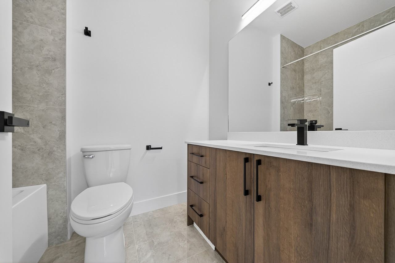 8829 122 Ave Nw #5 - Photo 7 of 18