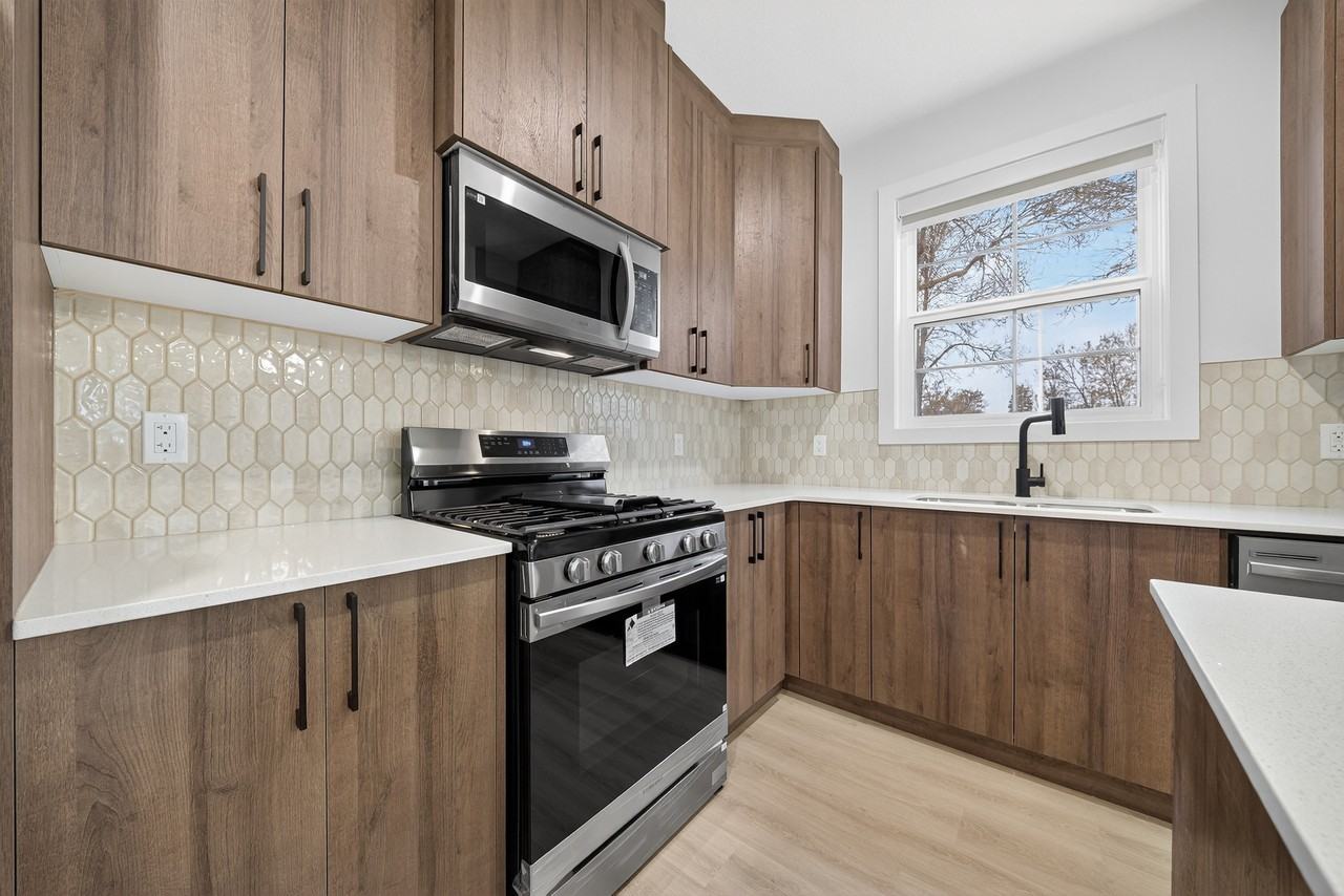 8827 122 Ave Nw #4 - Photo 2 of 19