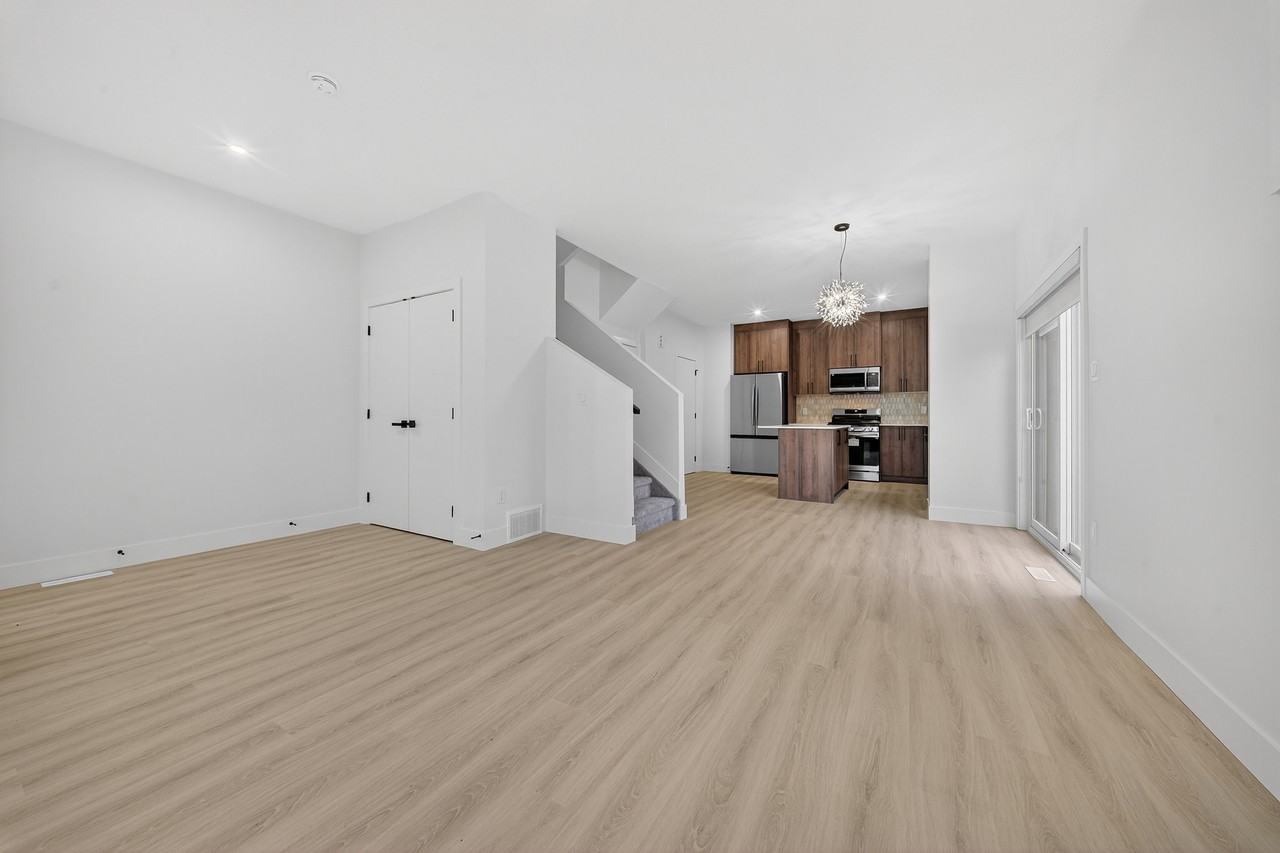 8827 122 Ave Nw #4 - Photo 3 of 19