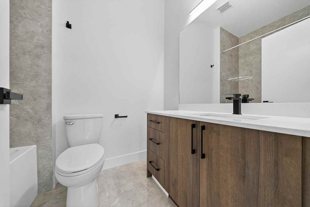 8827 122 Ave Nw #4 - Photo 7 of 19