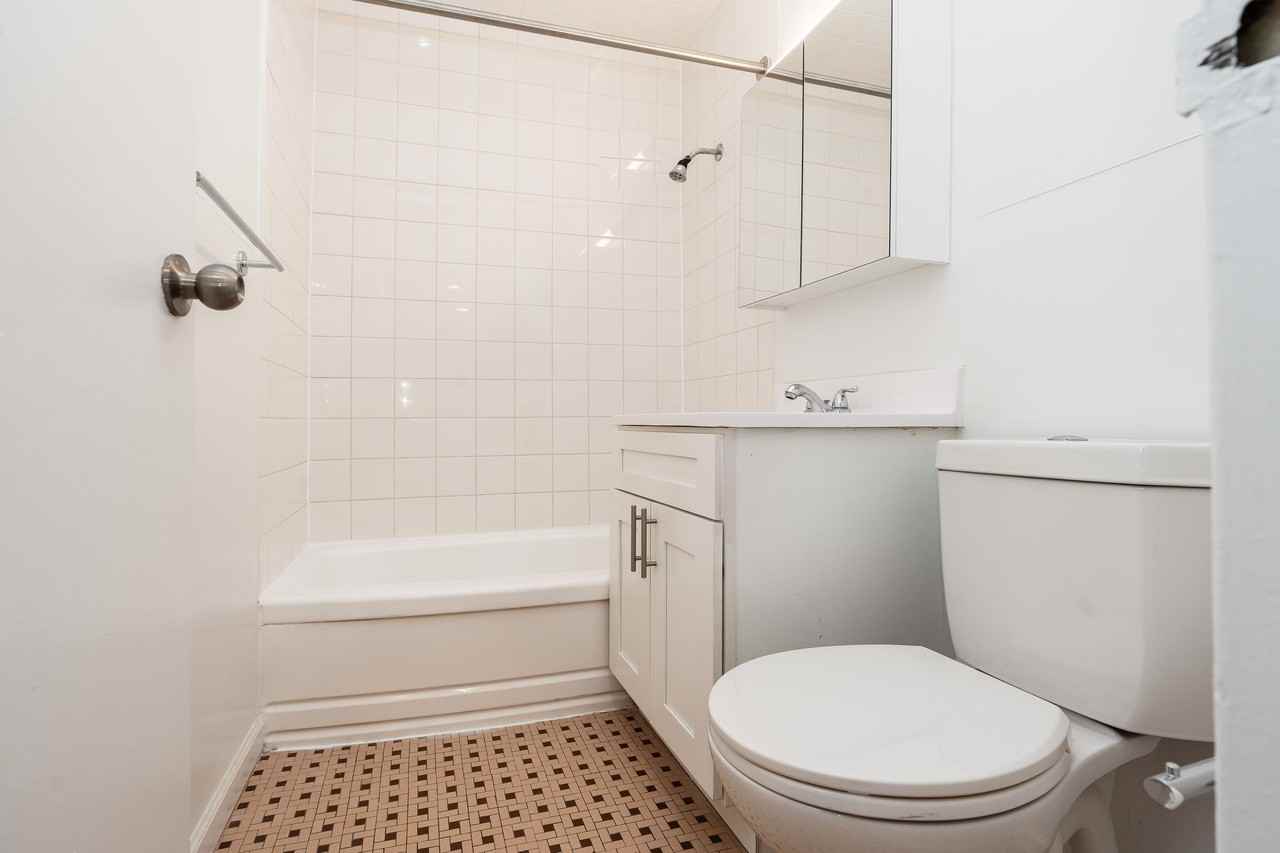 27-31 Paxtonia - Photo 4 of 38