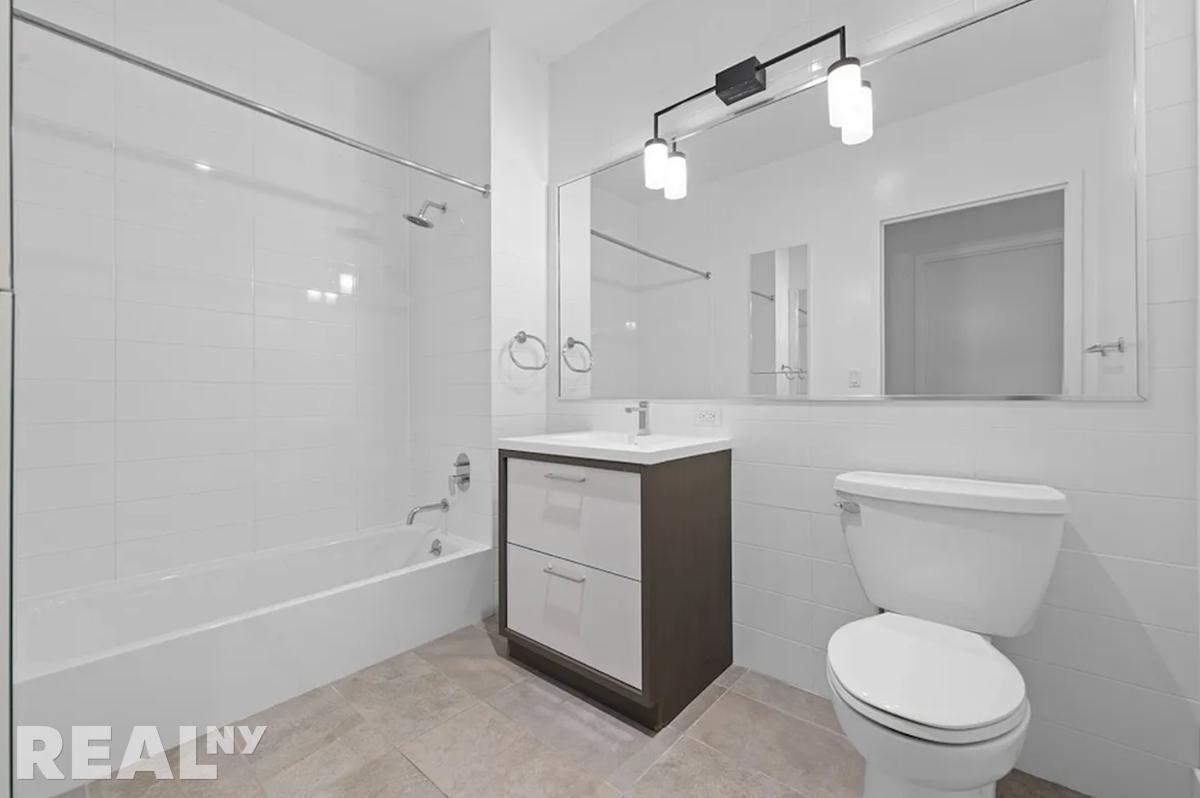 Clarkson Ave #105D - Photo 5 of 7