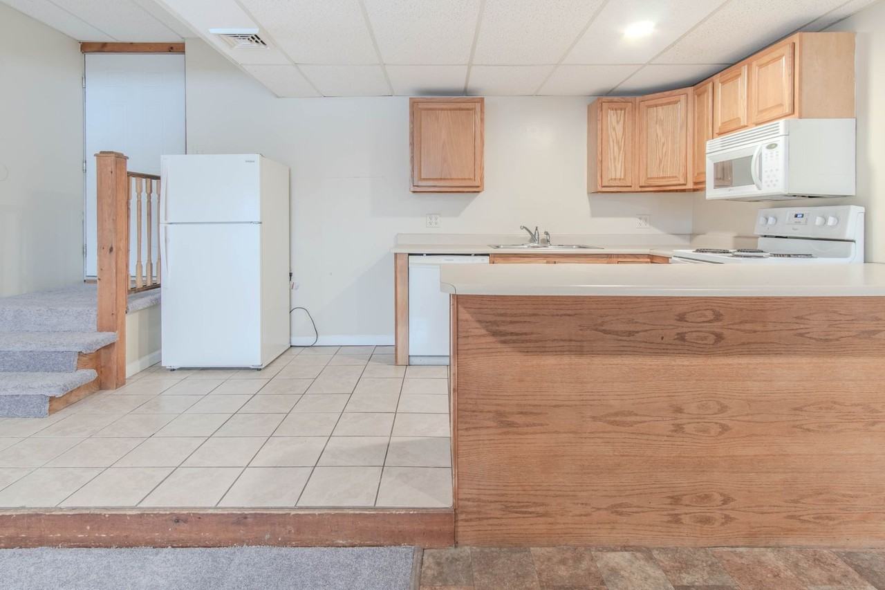 Hilltop - Photo 7 of 30