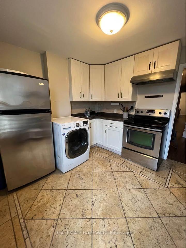 244 Bathurst Street #2 - Photo 5 of 11