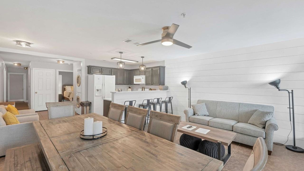 730 E Mather St #1351225P - Photo 2 of 25