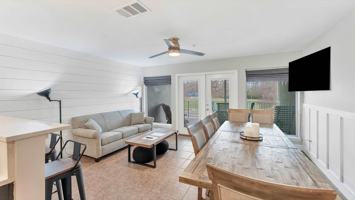 featured image of 730 E Mather St