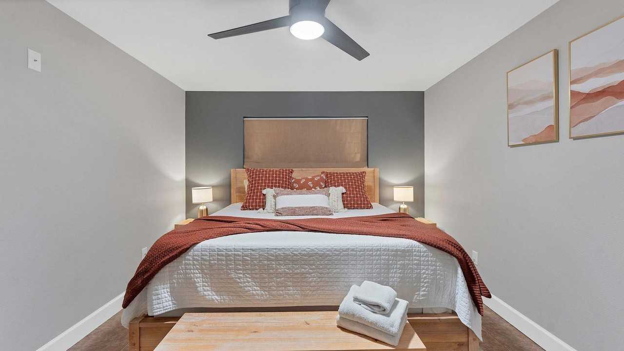 730 E Mather St #1351225P - Photo 5 of 25