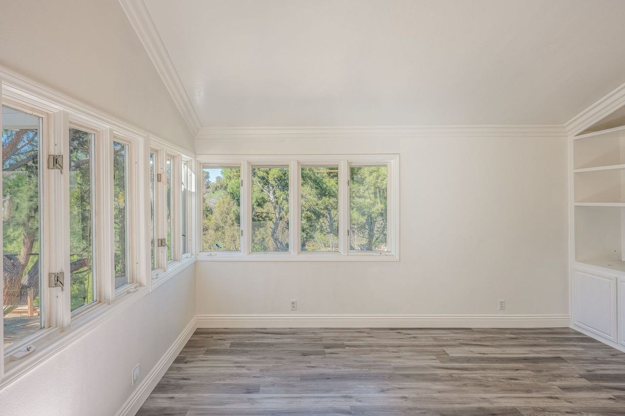 26861 Canyon Crest Rd - Photo 5 of 17