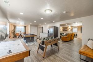 featured image of 1267 E Hickenlooper Way