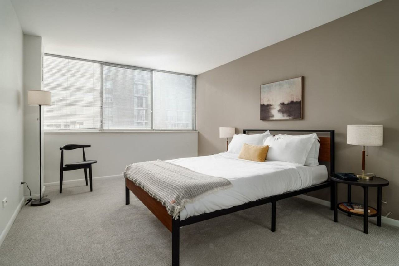 901 S Ashland Ave #1379030P - Photo 5 of 32