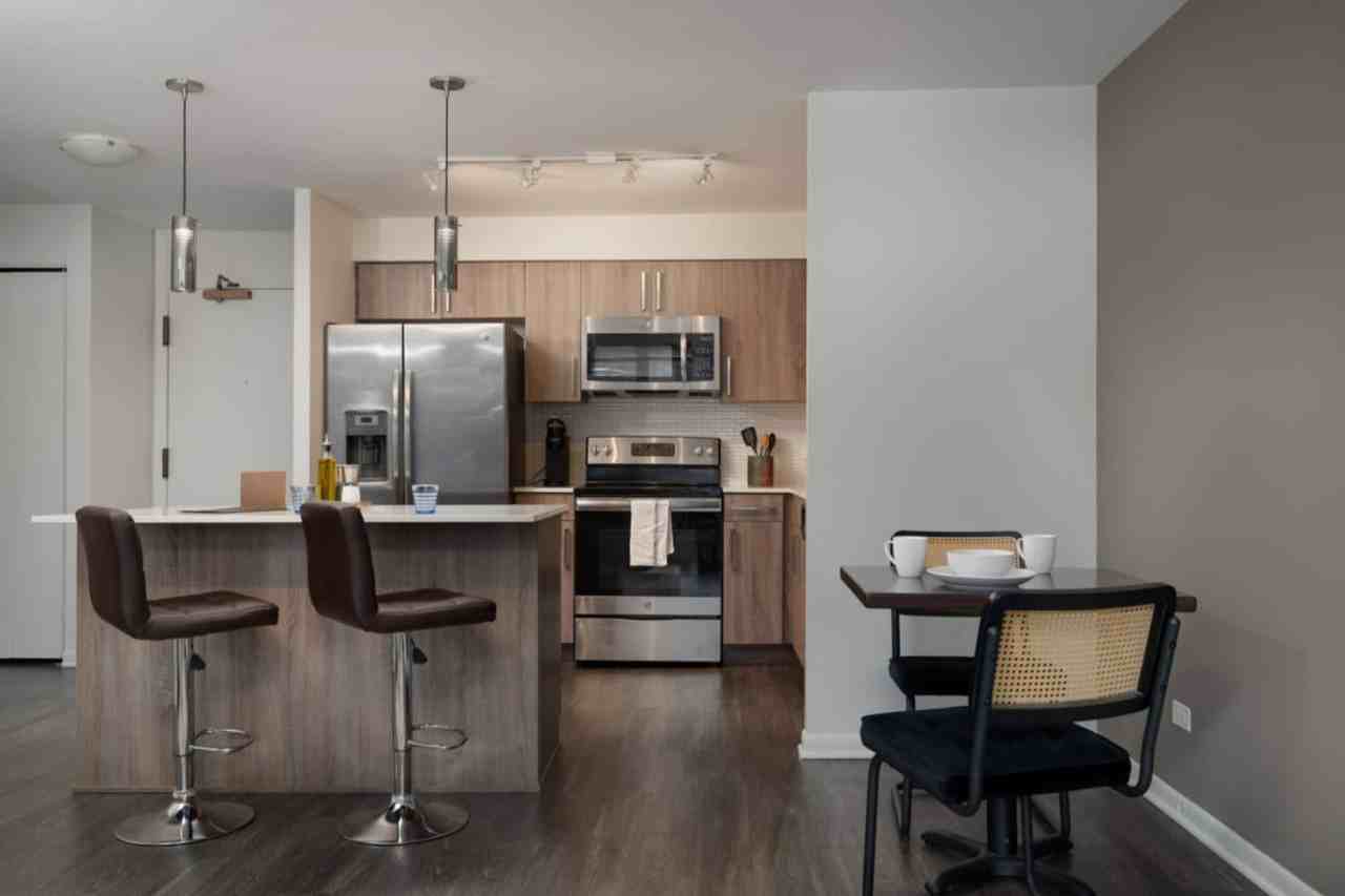 901 S Ashland Ave #1379030P - Photo 7 of 32