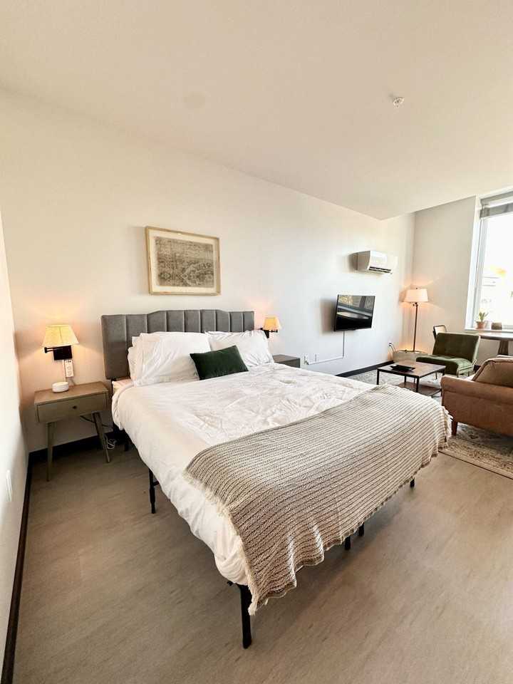 333 W State St #1379059P - Photo 4 of 21