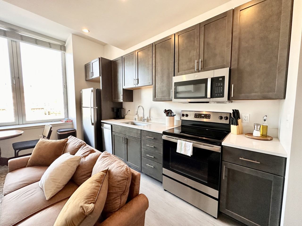 333 W State St #1379059P - Photo 5 of 21