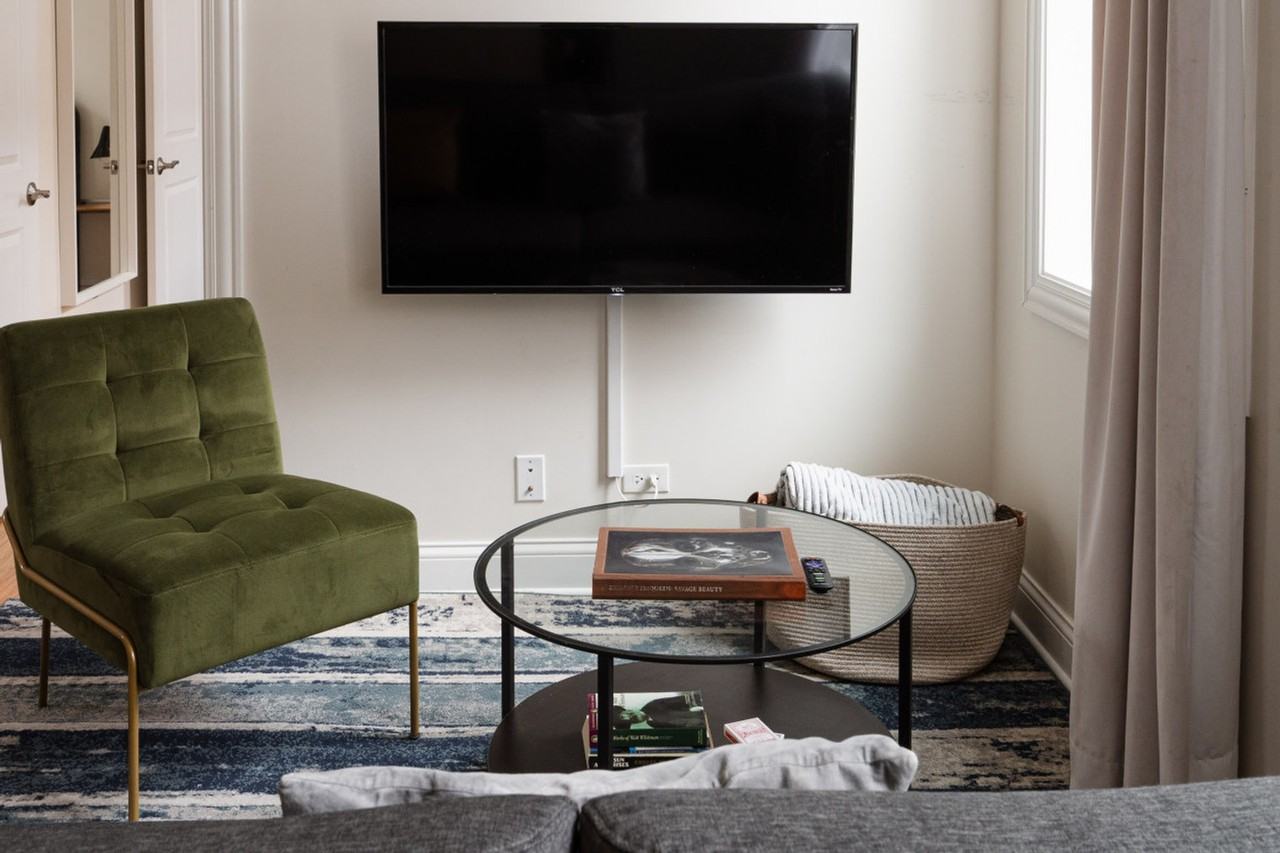 846 N Hermitage Ave #1379013P - Photo 2 of 19