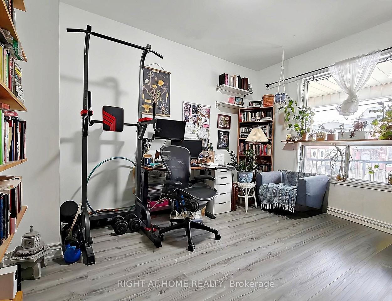 567 Ossington Avenue - Photo 7 of 22