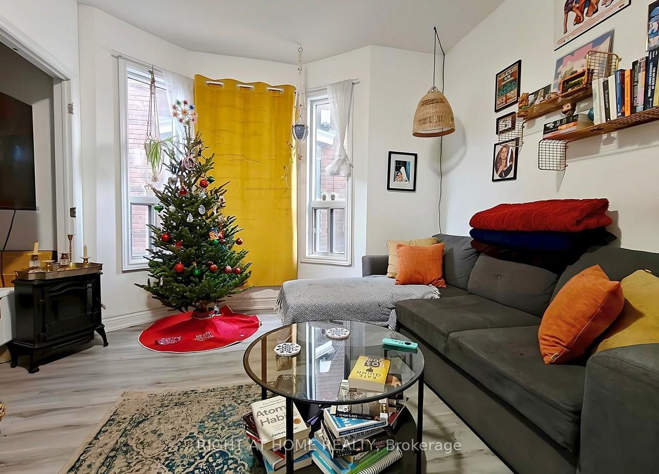 567 Ossington Avenue - Photo 3 of 22