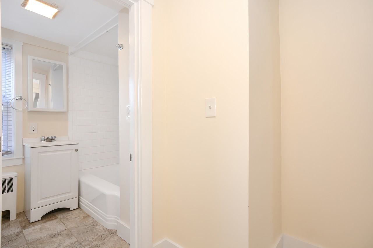 39 Bourne St #2REAR - Photo 2 of 26