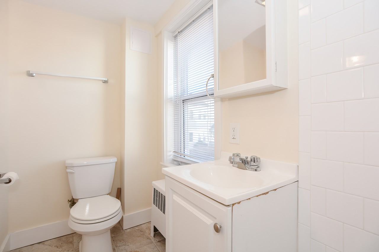39 Bourne St #2REAR - Photo 3 of 26