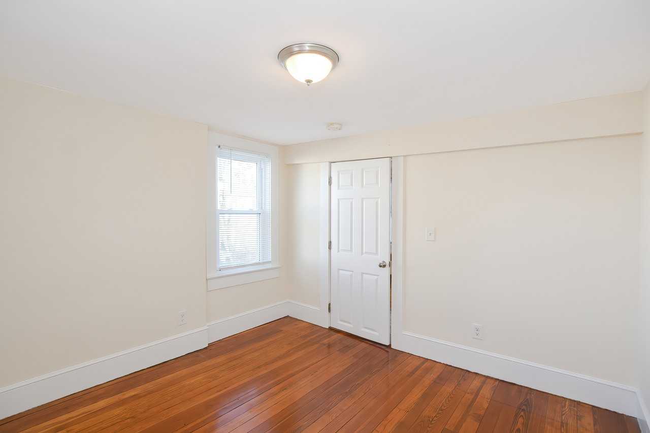39 Bourne St #2REAR - Photo 4 of 26