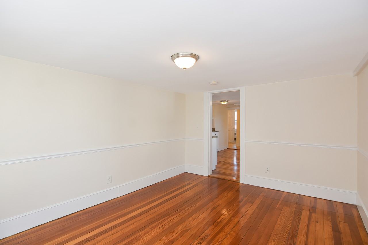 39 Bourne St #2REAR - Photo 7 of 26