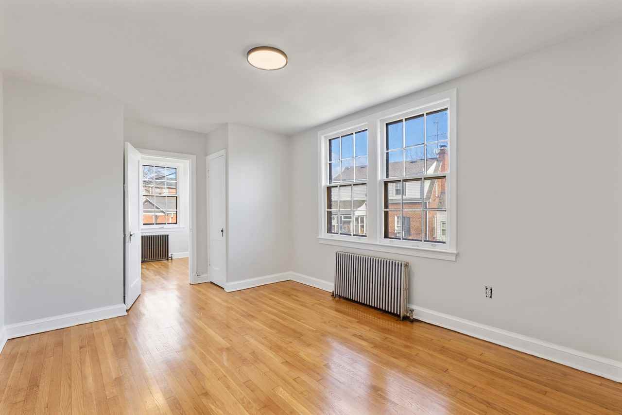 4348 Southern Ave Se #4 - Photo 4 of 9