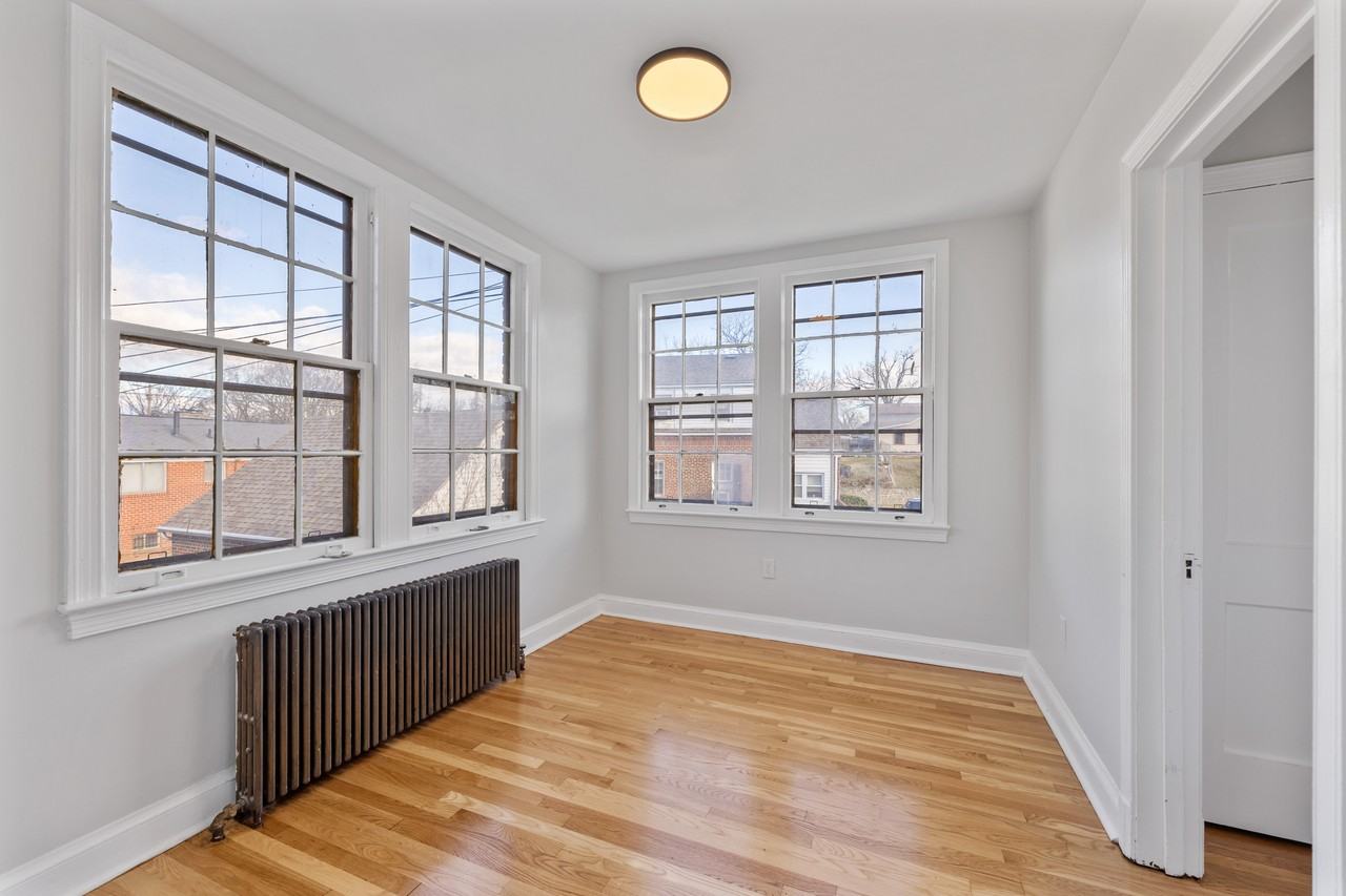 4348 Southern Ave Se #4 - Photo 7 of 9