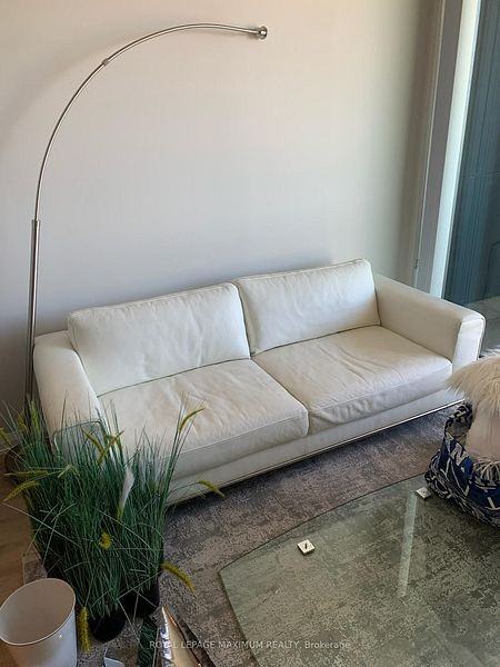 7895 Jane Street #3212 - Photo 6 of 12