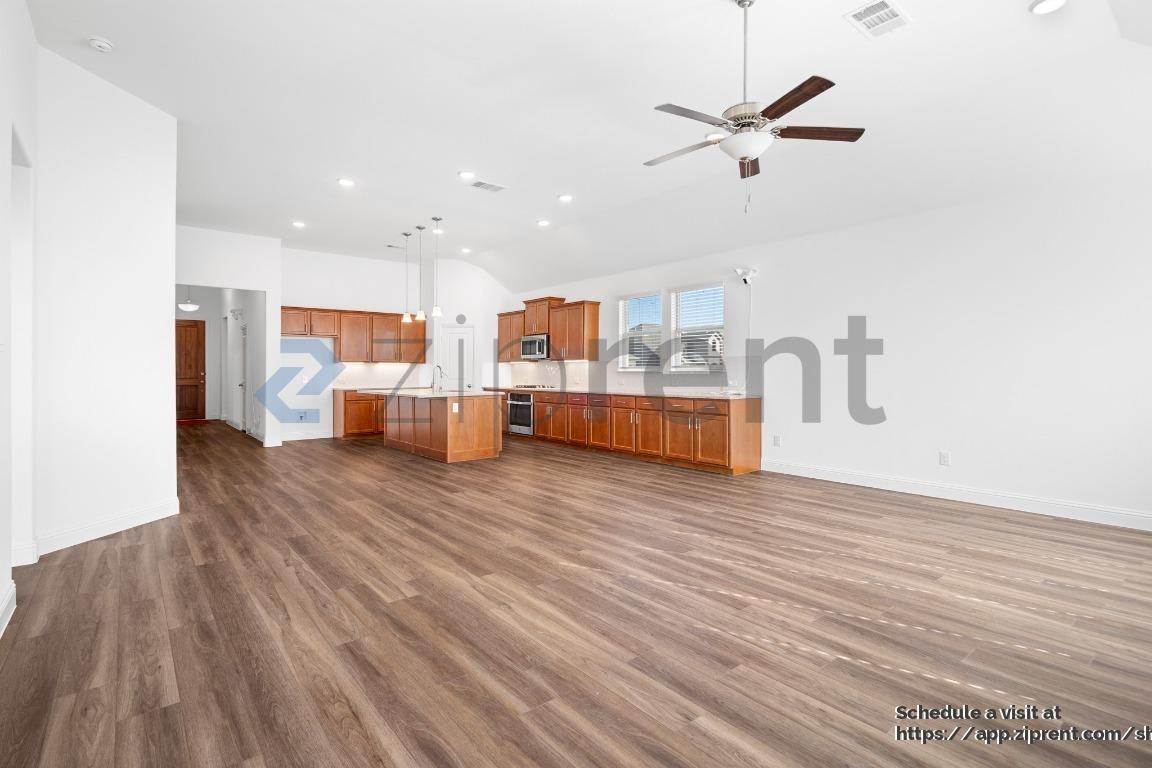 2900 Long Slope Rd #2900 - Photo 2 of 35