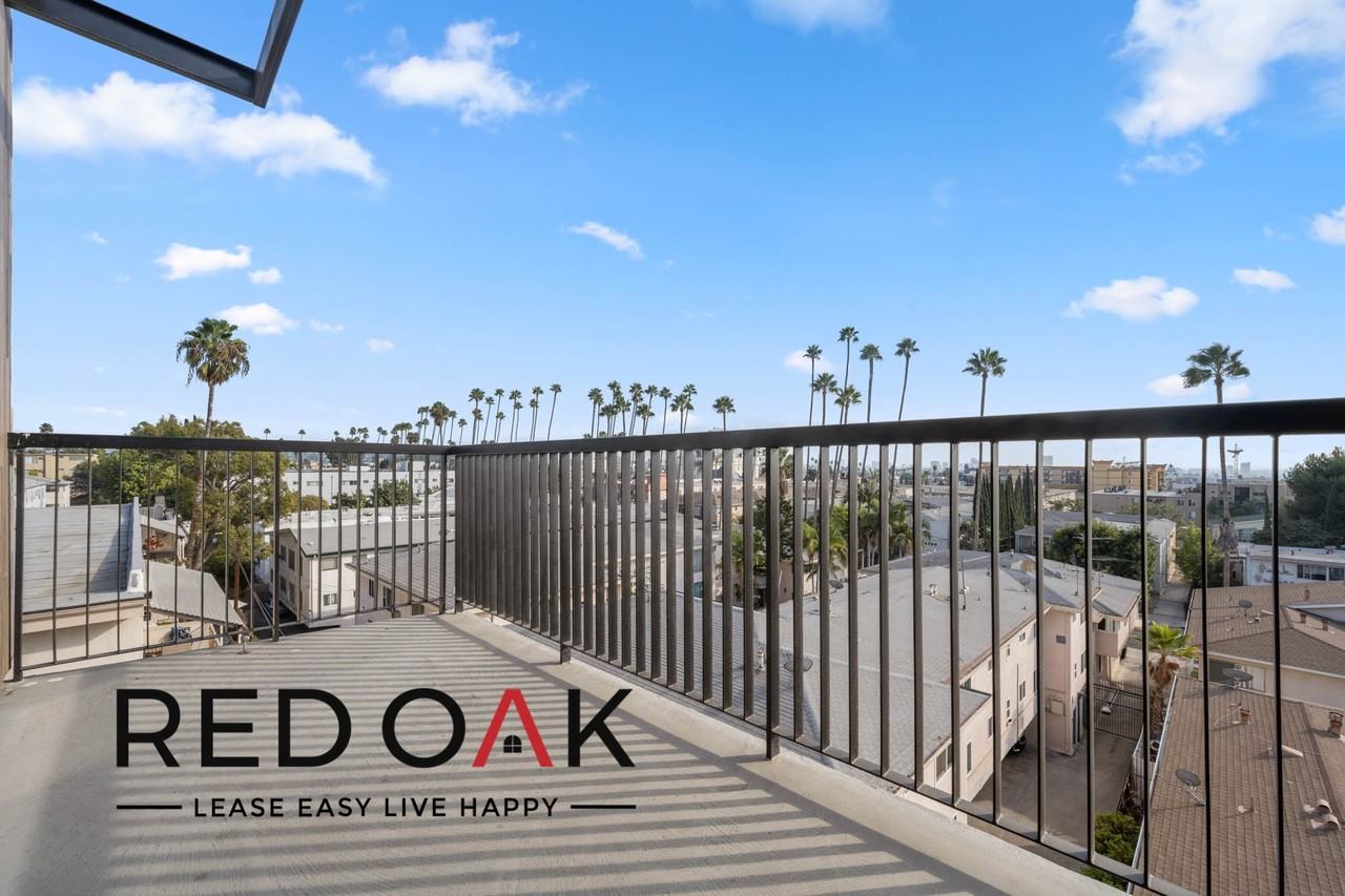 1860 N Western Ave #P10 - Photo 2 of 31