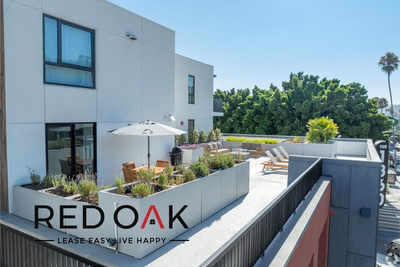 1860 N Western Ave #P10 - Photo 5 of 31