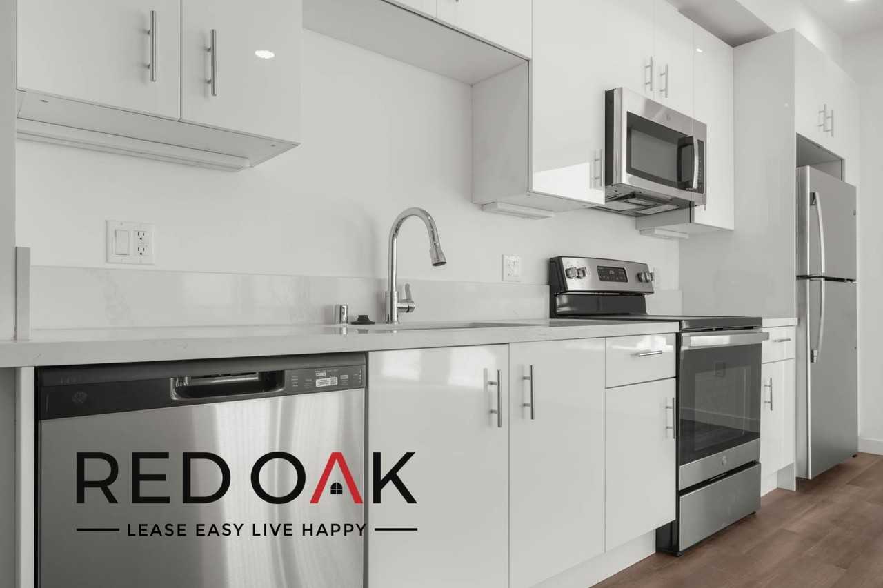 1860 N Western Ave #P10 - Photo 7 of 31