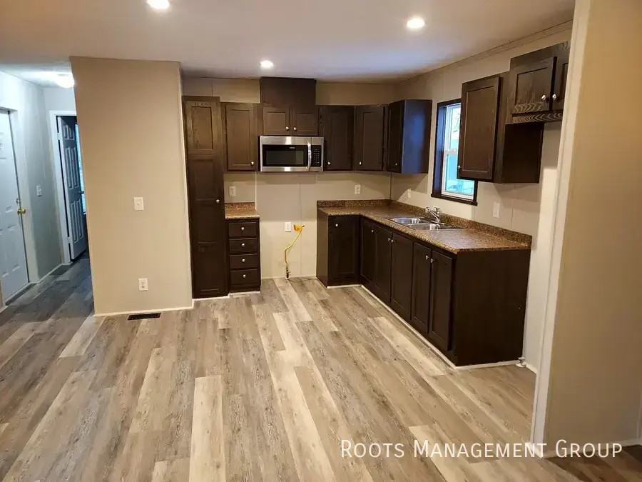 2800 Apollo Dr - Photo 5 of 18