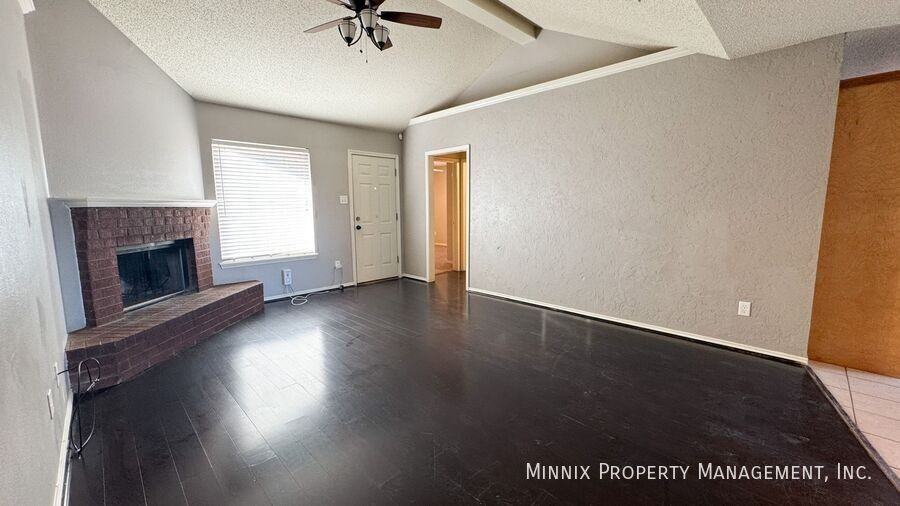 10604 Boston Ave - Photo 5 of 19