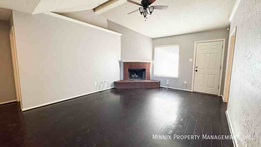 10604 Boston Ave - Photo 6 of 19