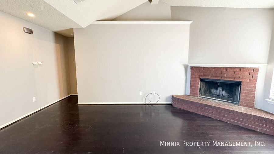 10604 Boston Ave - Photo 7 of 19