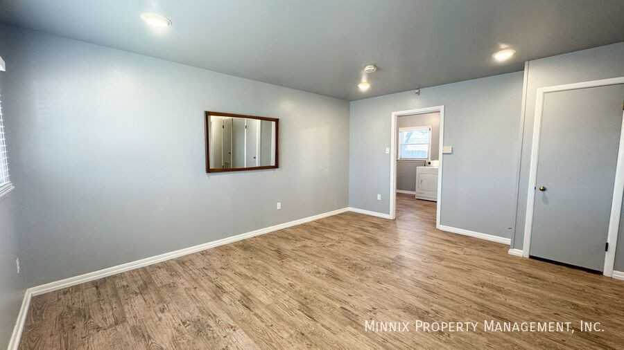 2806 60th St - Photo 4 of 18