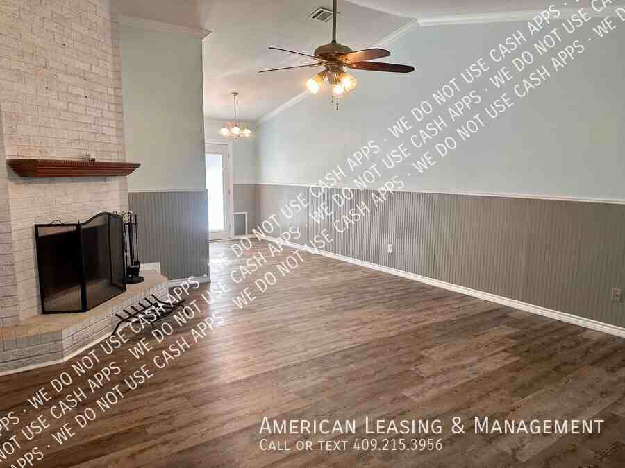 819 Willow Oak St - Photo 2 of 10