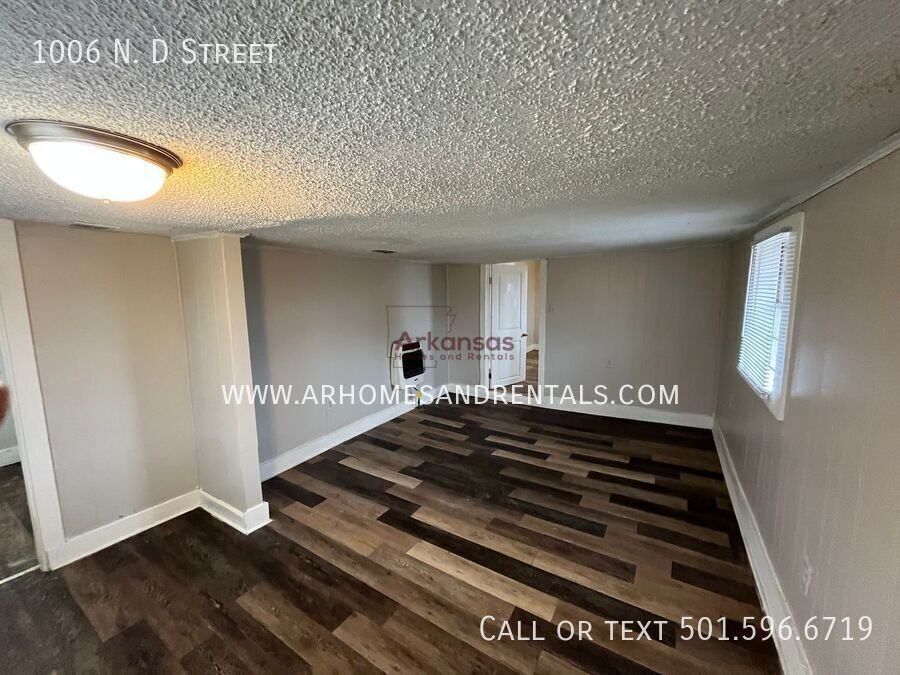 1006 N D St - Photo 5 of 9